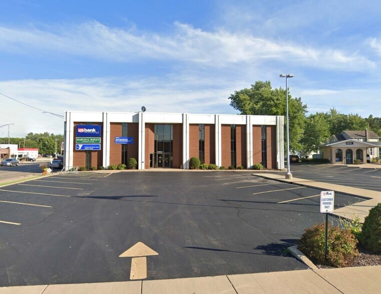 300 First Ave, Rock Falls, IL for lease - Primary Photo - Image 1 of 15
