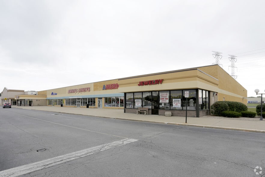 16795 Torrence Ave, Lansing, IL for lease - Primary Photo - Image 2 of 4