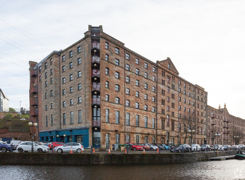 44 Speirs Whar, Glasgow for sale - Primary Photo - Image 1 of 1