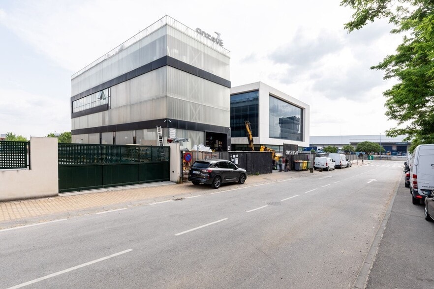 Calle Diego Marín Aguilera, 4, Leganés, Madrid for sale - Building Photo - Image 2 of 21