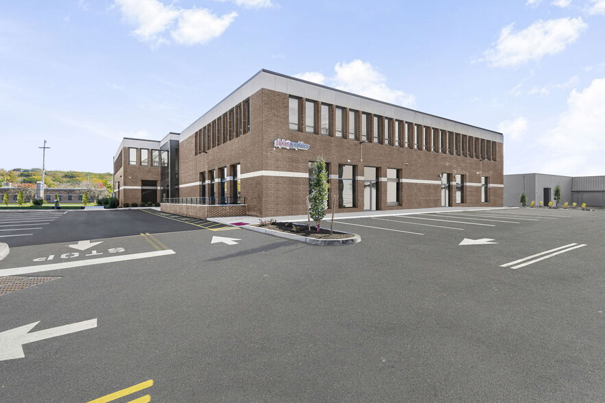 1 Lethbridge Plz, Mahwah, NJ for lease - Building Photo - Image 1 of 15