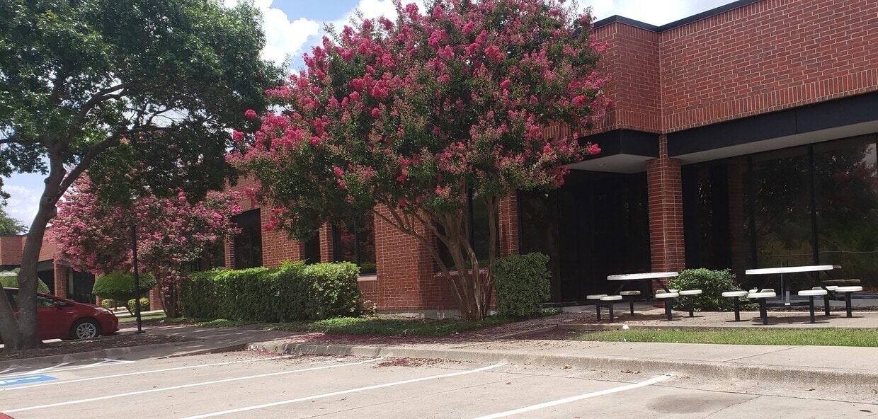 1251 S Sherman St, Richardson, TX for lease Building Photo- Image 1 of 11