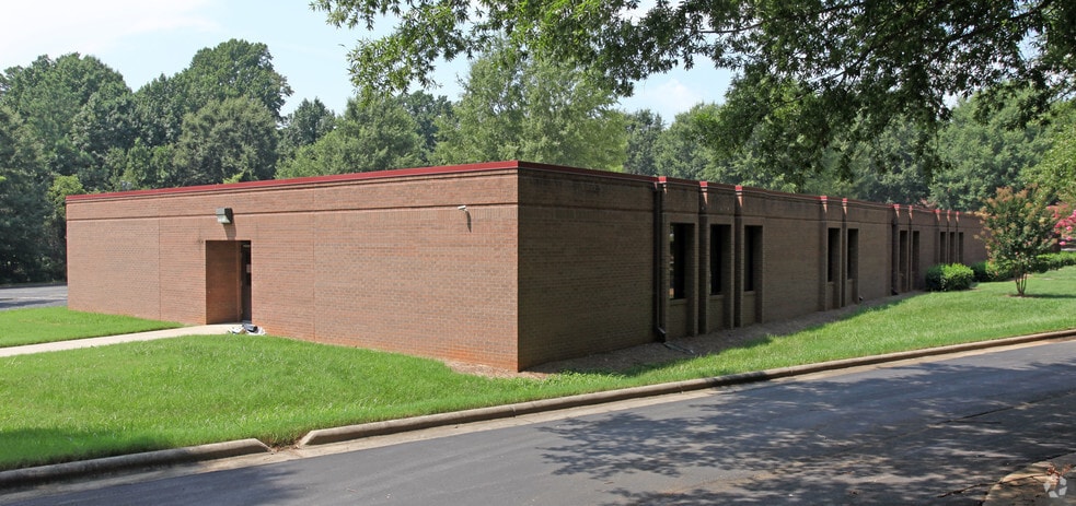 271 Mercantile Dr, Winston-Salem, NC for sale - Building Photo - Image 2 of 5