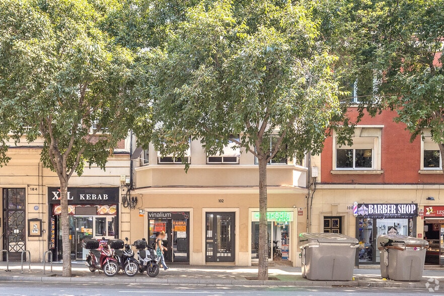 Multifamily in Barcelona, Barcelona for sale - Building Photo - Image 2 of 3