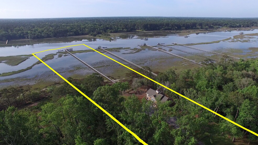 1980 Long Creek Rd, Wadmalaw Island, SC 29487