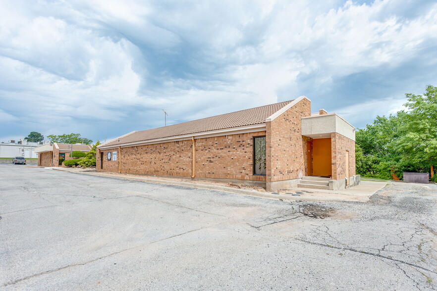 20 E Dunloup Rd, Shawnee, OK for sale - Building Photo - Image 3 of 30