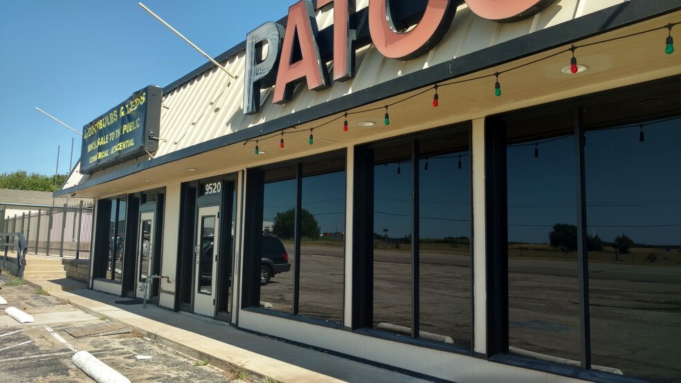 9520 Camp Bowie West Blvd, Fort Worth, TX 76116