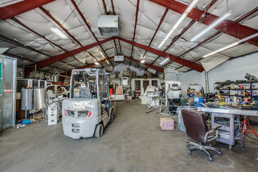 1824 N 1st St, Garland, TX for sale - Interior Photo - Image 3 of 9