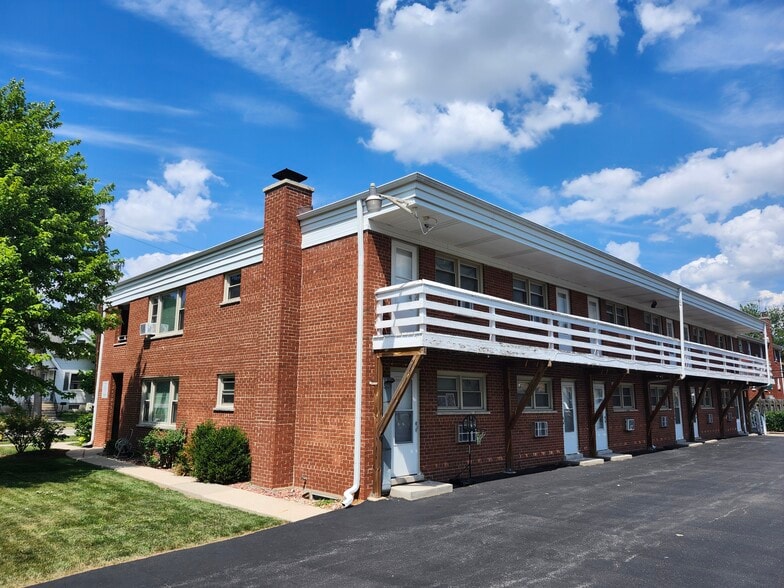 105 E Grove St, Lombard, IL for sale - Building Photo - Image 2 of 3