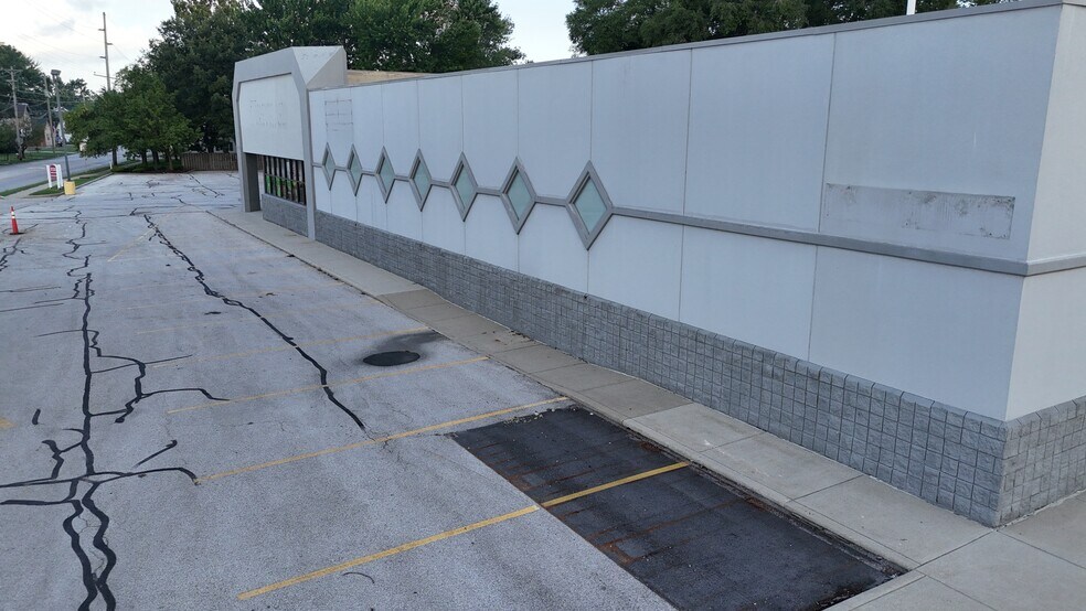 306 W Water St, Oak Harbor, OH for lease - Building Photo - Image 2 of 12