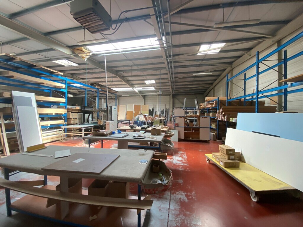 Location Local d'activités 30 m² à 900 m² - Photo 1