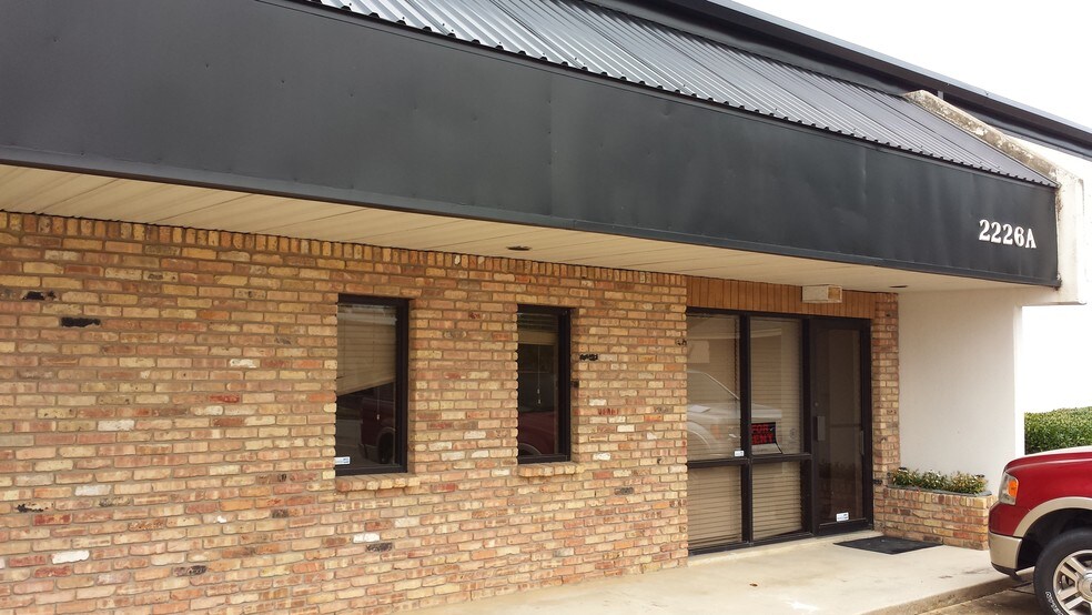 2226 Michigan Ave, Arlington, TX for sale - Building Photo - Image 1 of 1