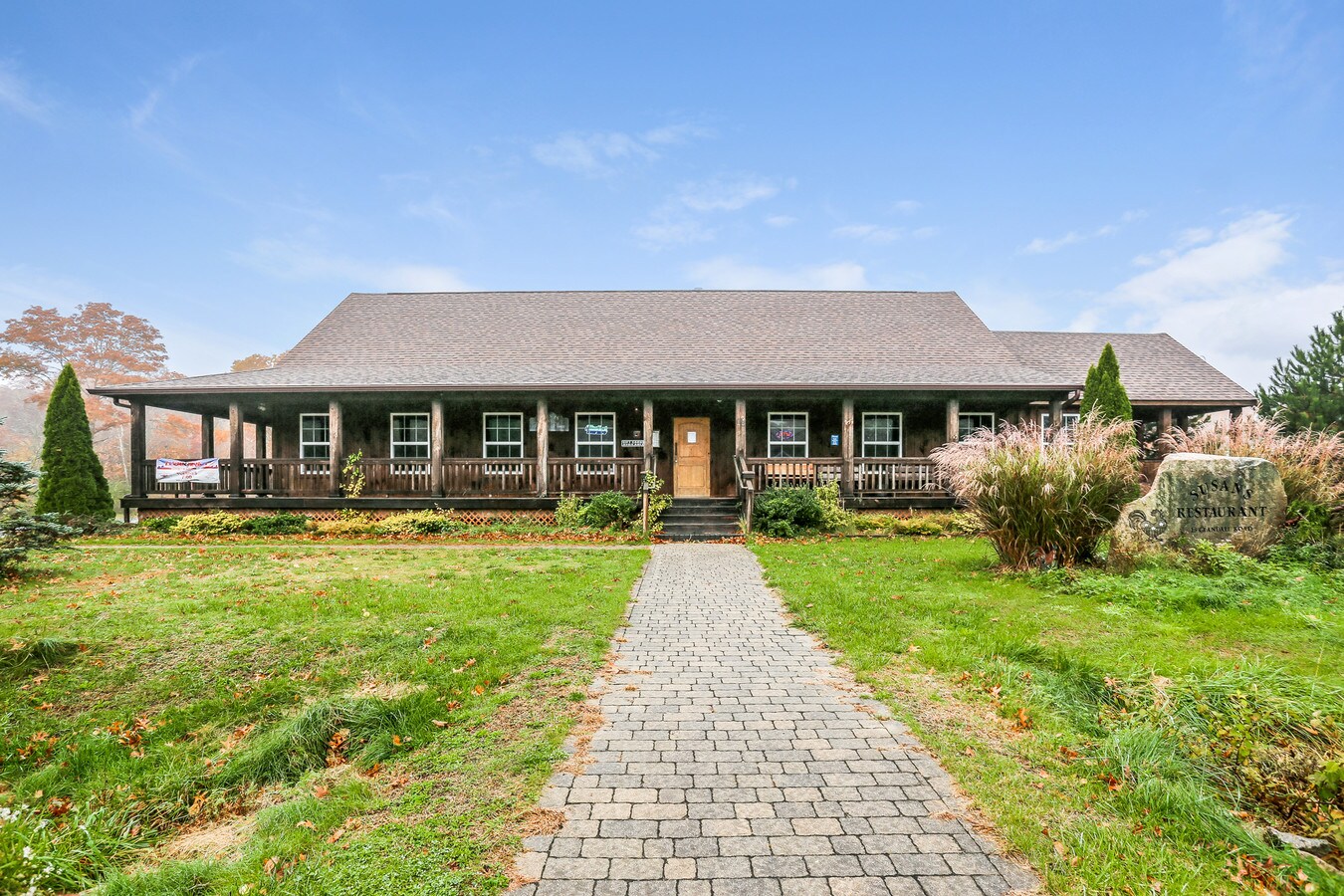 13 Crandall Rd, Tiverton, RI 02878