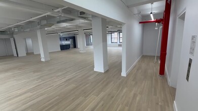 261 W 35th St, New York, NY for lease - Commercial Listing Video 