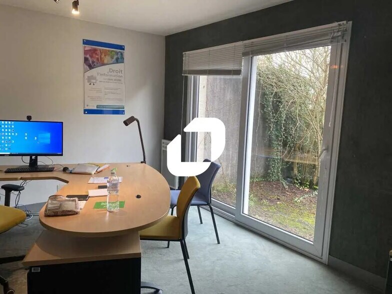 Office in Pessac for lease - Interior Photo - Image 2 of 8