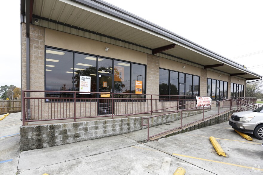 7420 W Judge Perez Dr, Arabi, LA for sale - Primary Photo - Image 1 of 1