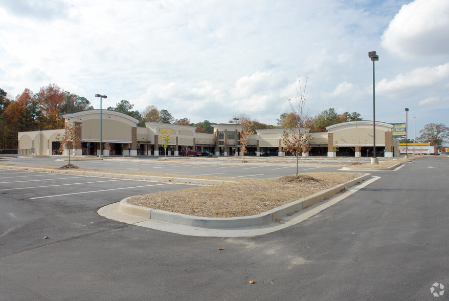 745 Beaver Ruin Rd, Lilburn, GA for lease - Building Photo - Image 2 of 11