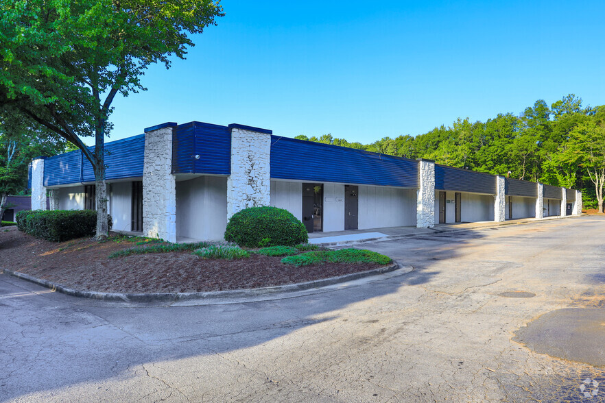 2945 Stone Hogan Connector Rd, Atlanta, GA for lease - Building Photo - Image 1 of 7