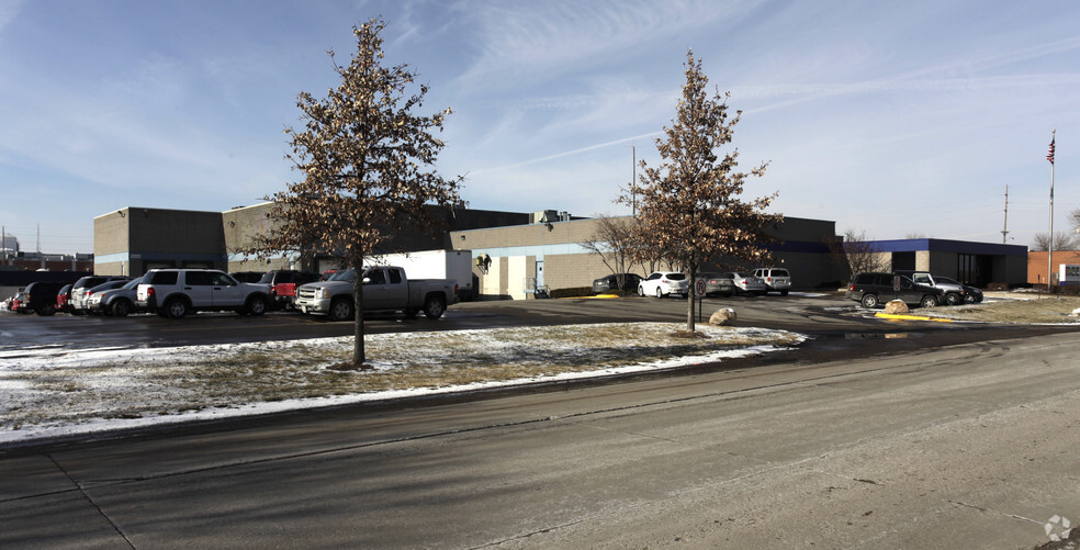 4130 S 94th St, Omaha, NE for lease - Building Photo - Image 2 of 4