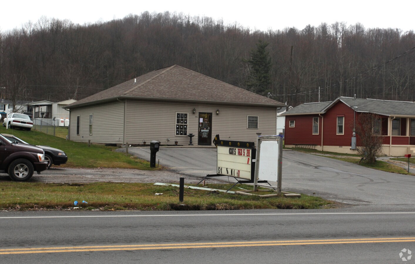 2844 Ritter Dr, Shady Spring, WV 25918