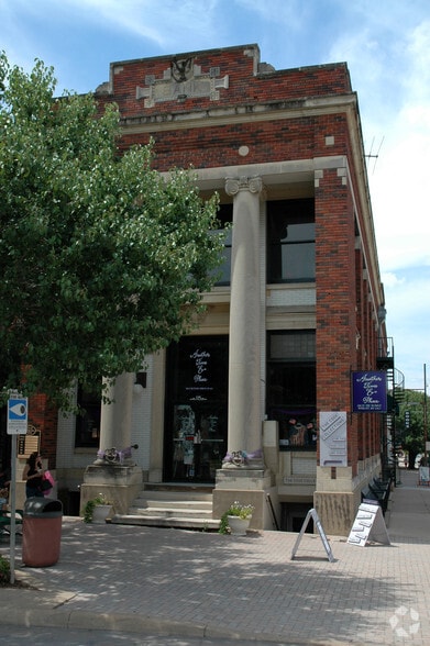 115 E Virginia St, McKinney, TX for lease - Building Photo - Image 2 of 13