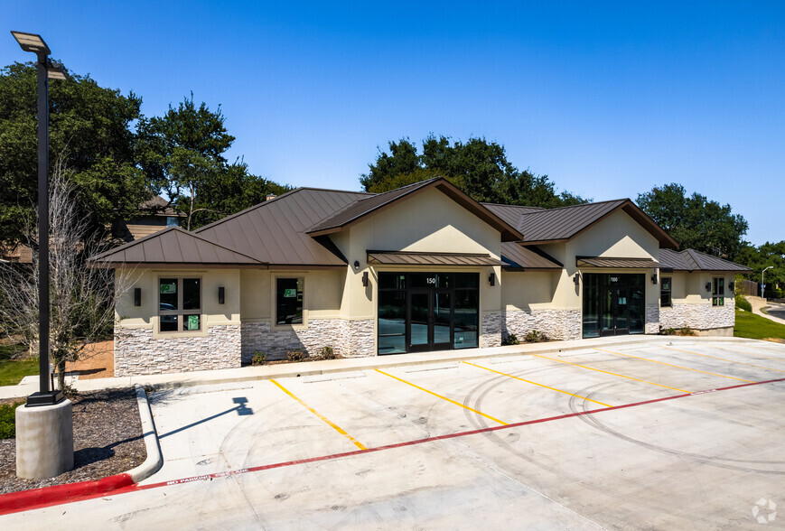 645 Woodland Oaks Dr, Schertz, TX for lease - Building Photo - Image 1 of 5