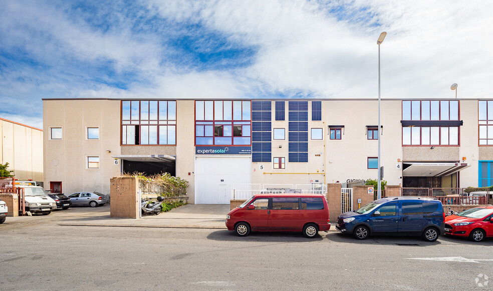 Industrial in Cerdanyola Del Vallès, BAR for lease - Building Photo - Image 2 of 2