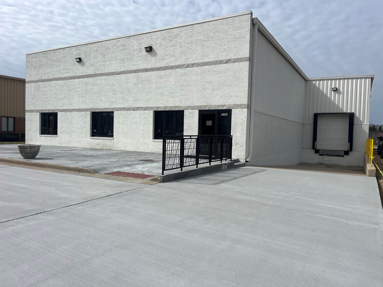 1281 N Raddant Rd, Batavia, IL for lease - Building Photo - Image 2 of 10