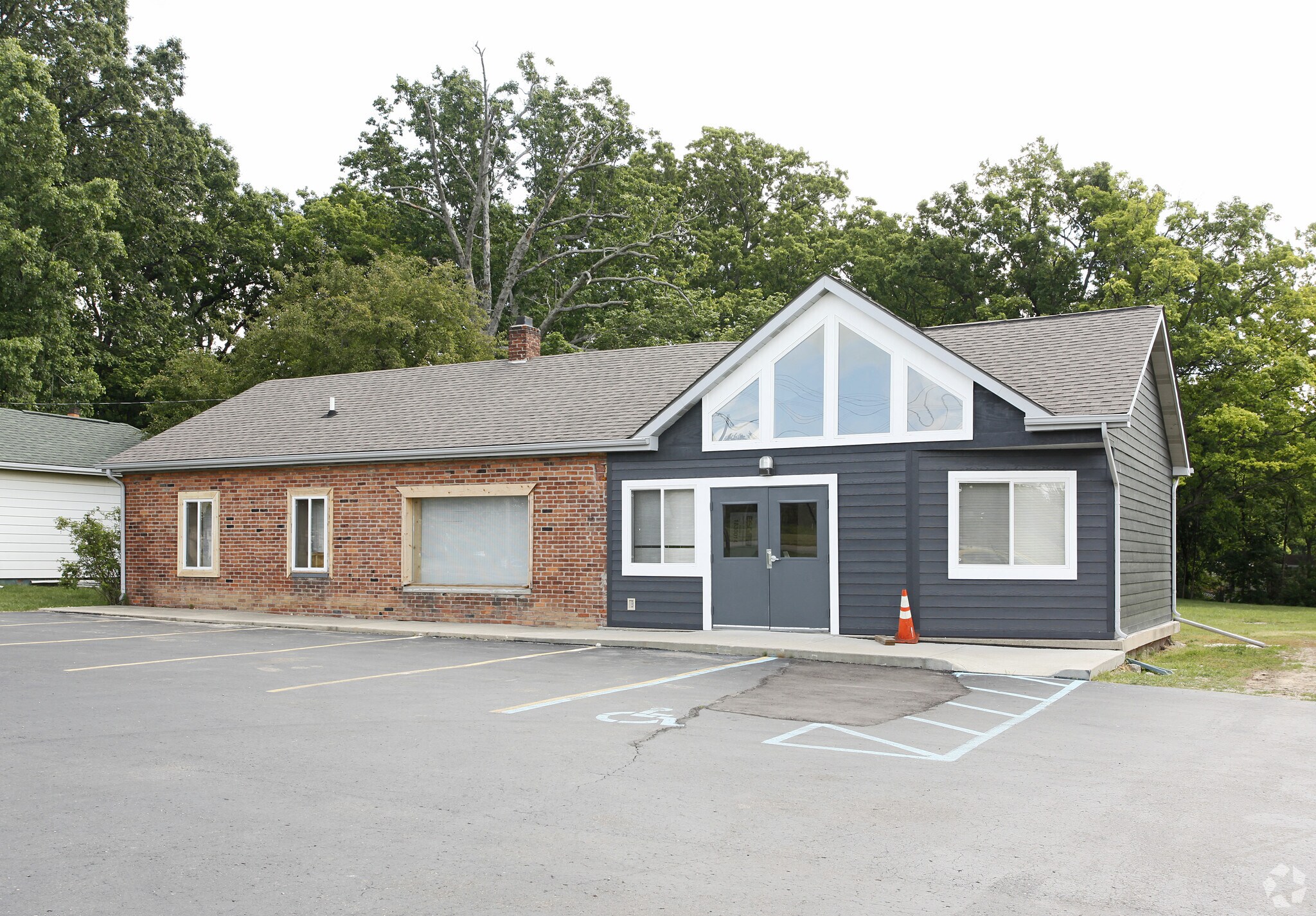 4479 Fenton Rd, Burton, MI for sale Primary Photo- Image 1 of 1