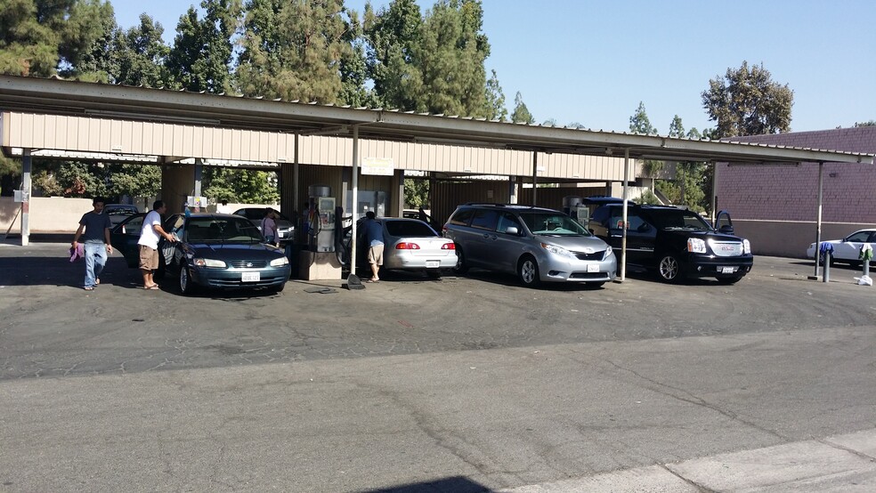 Southwest Carwash-Off-Ming Avenue, Bakersfield, CA for sale - Building Photo - Image 1 of 3