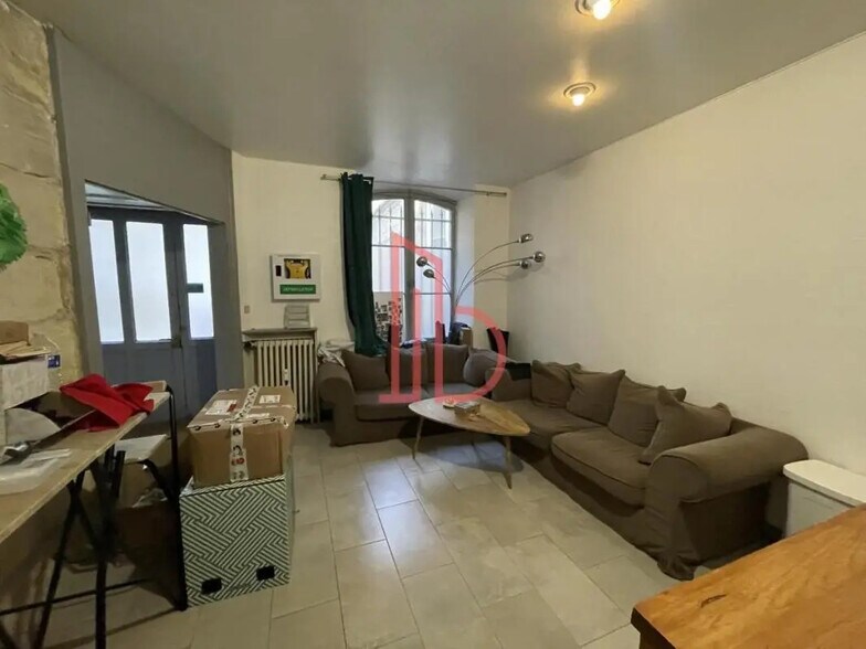 Office in Bordeaux for lease - Interior Photo - Image 3 of 3