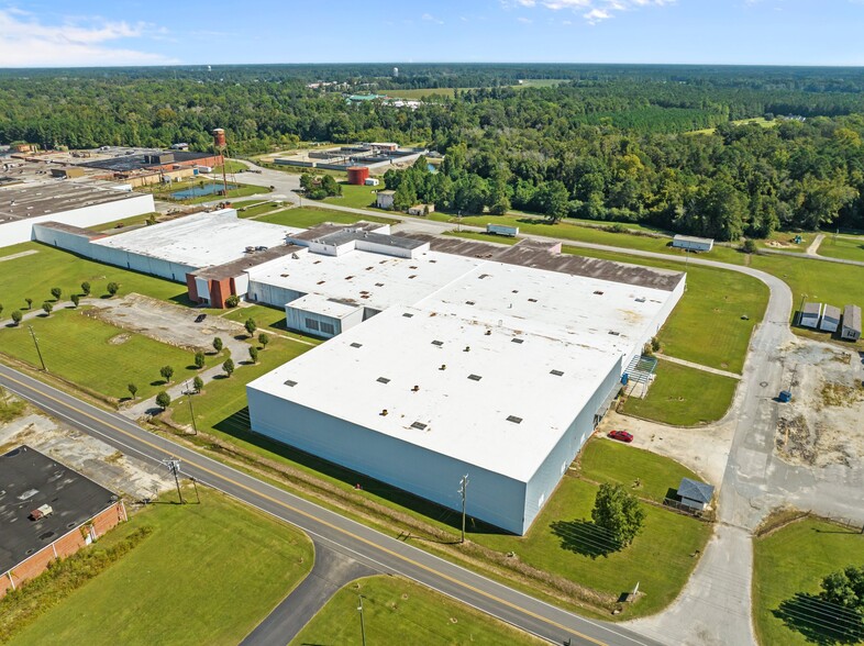 601-605 Old Wilmington Rd, Wallace, NC for lease - Aerial - Image 1 of 18