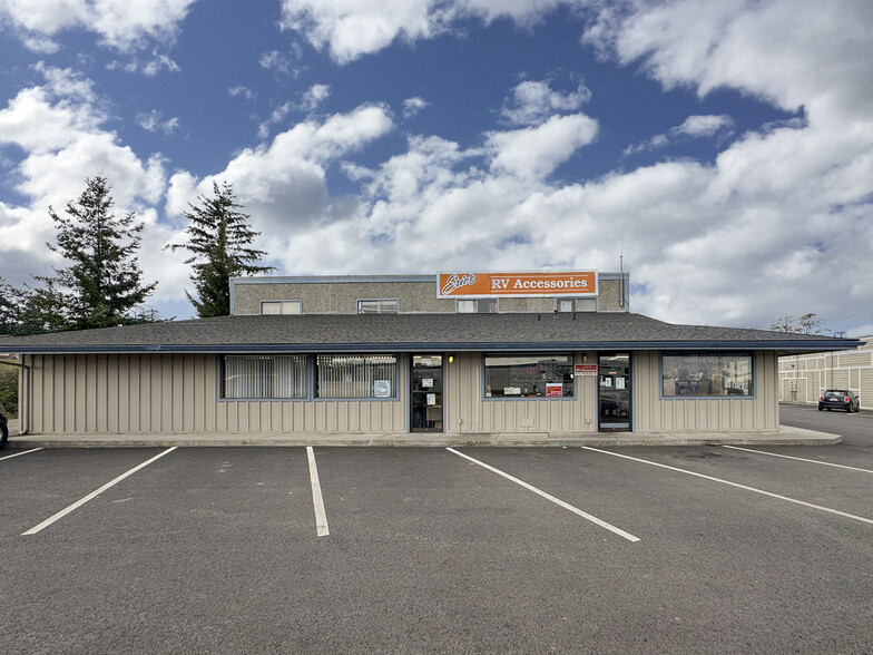 275 S 7th Ave, Sequim, WA for sale - Primary Photo - Image 1 of 36