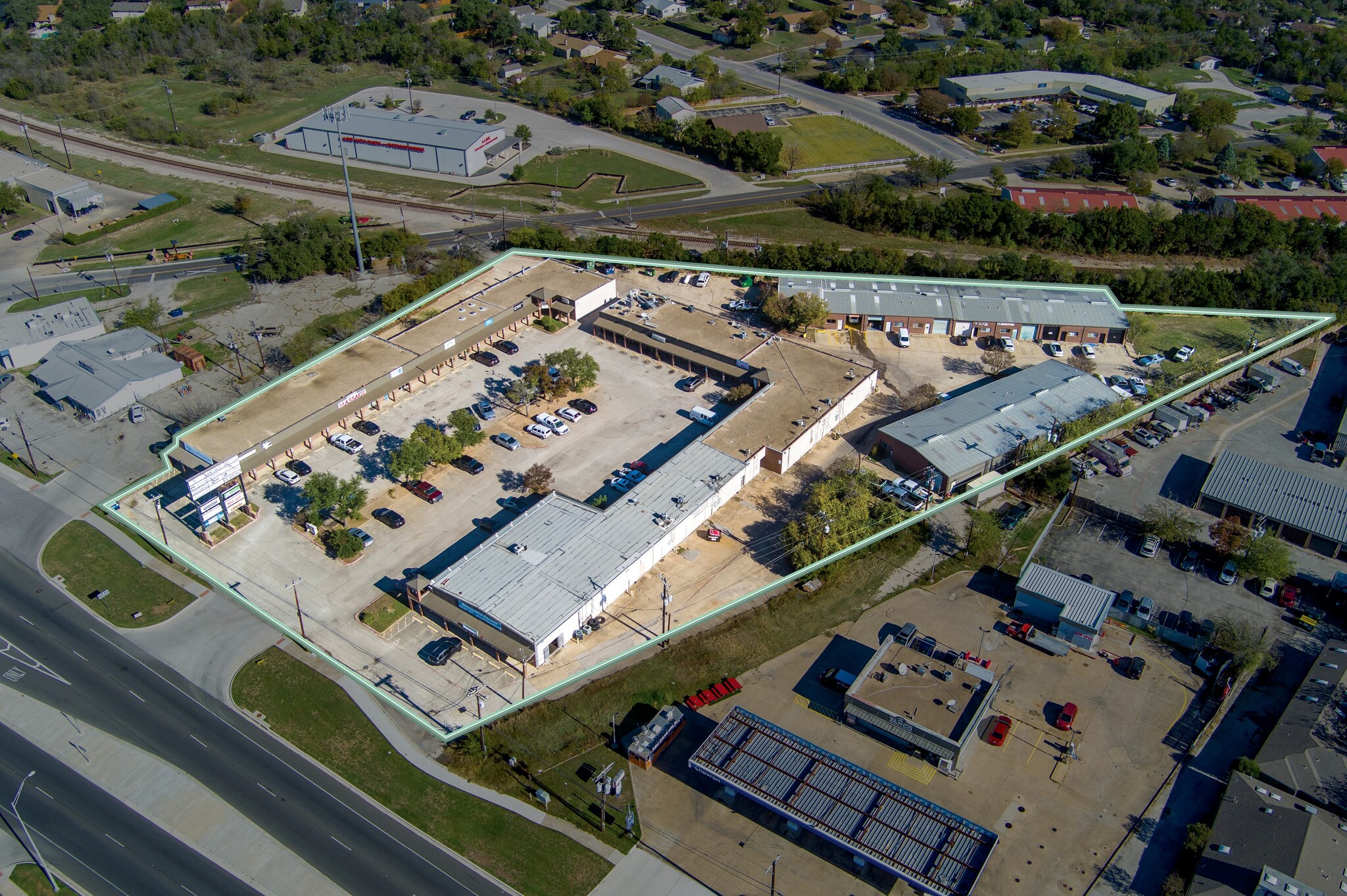 Retail & Industrial Flex Tracts portfolio of 2 properties for sale on LoopNet.com Primary Photo- Image 1 of 7