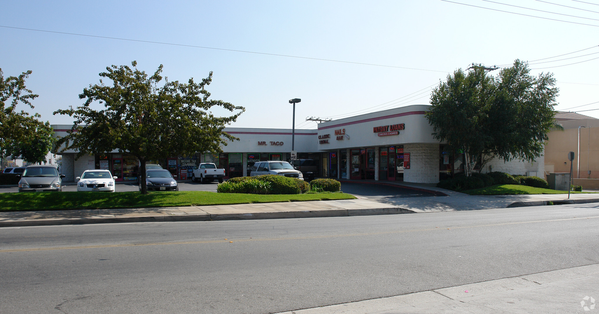 303 E Foothill Blvd, Rialto, CA for lease Primary Photo- Image 1 of 2