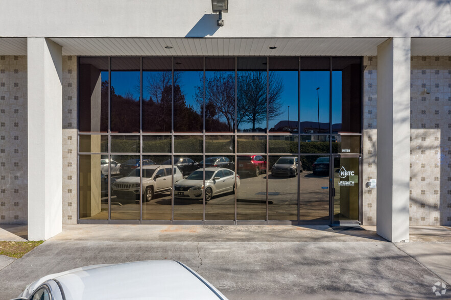 1625 Rock Mountain Blvd, Stone Mountain, GA for lease - Building Photo - Image 3 of 5