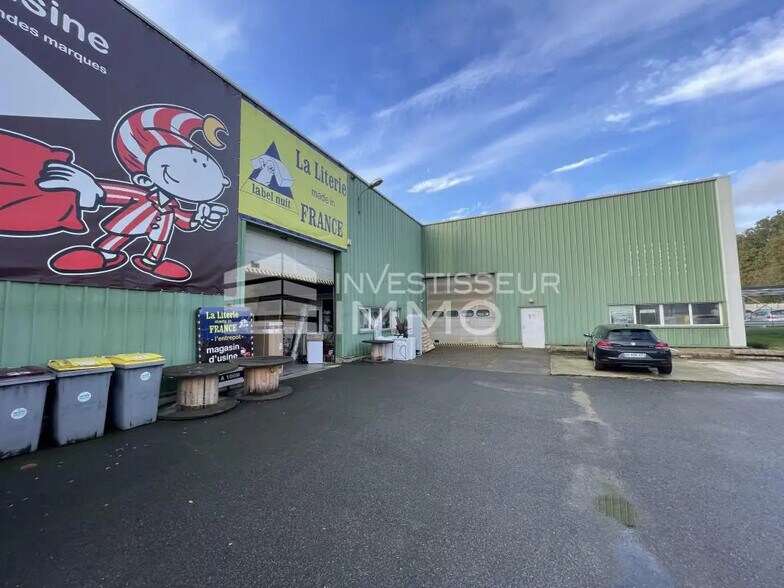 Retail in Samoreau for lease - Building Photo - Image 2 of 8