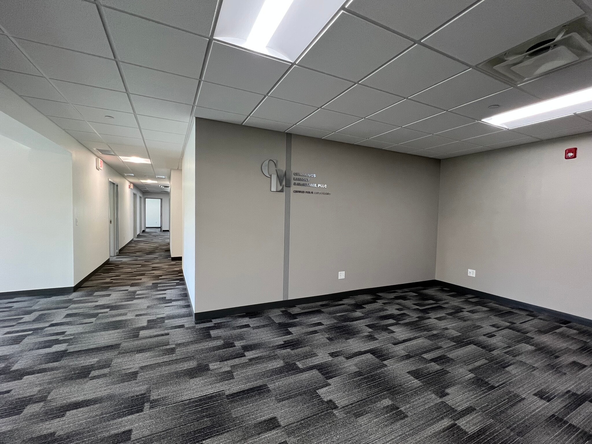 118 Portsmouth Ave, Stratham, NH for lease Interior Photo- Image 1 of 14