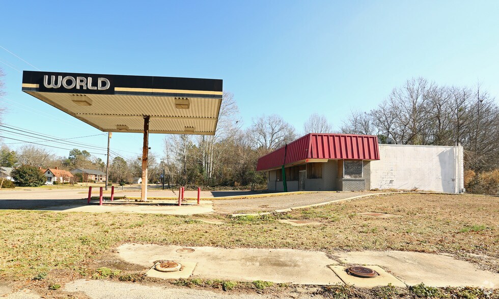313 E Main St, Ridge Spring, SC 29129