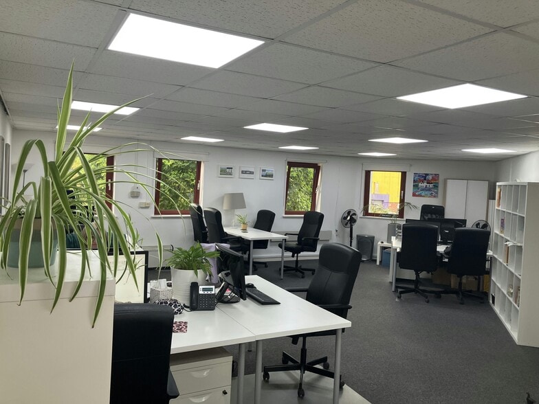 Earlswood Rd, Cardiff for lease - Building Photo - Image 3 of 3