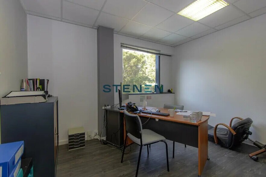 Office in Aix-en-Provence for lease - Interior Photo - Image 2 of 7