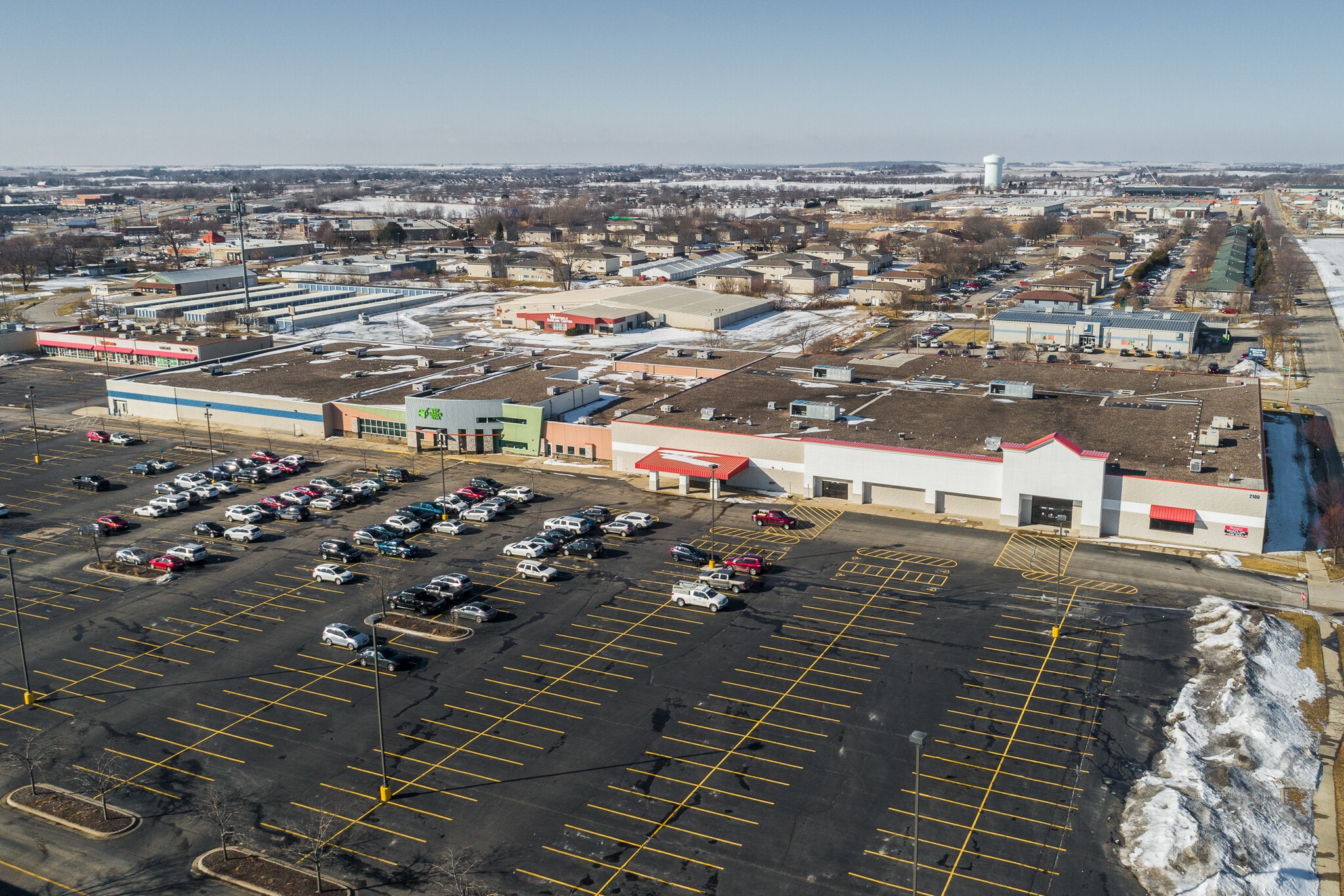 2100 Edgewood Rd SW, Cedar Rapids, IA 52404 Retail for Sale