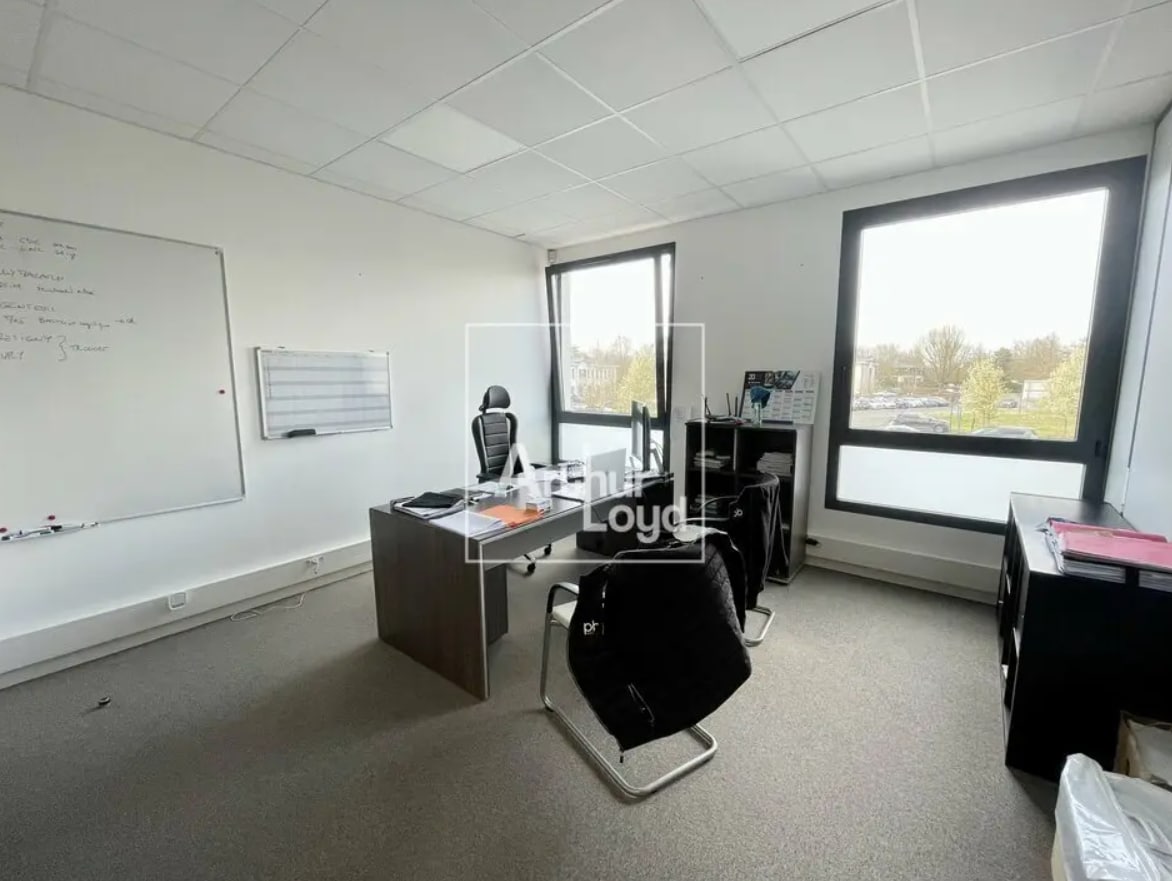 Serris, SEM 77700 - Unit Lot 1 -  - Interior Photo - Image 1 of 3