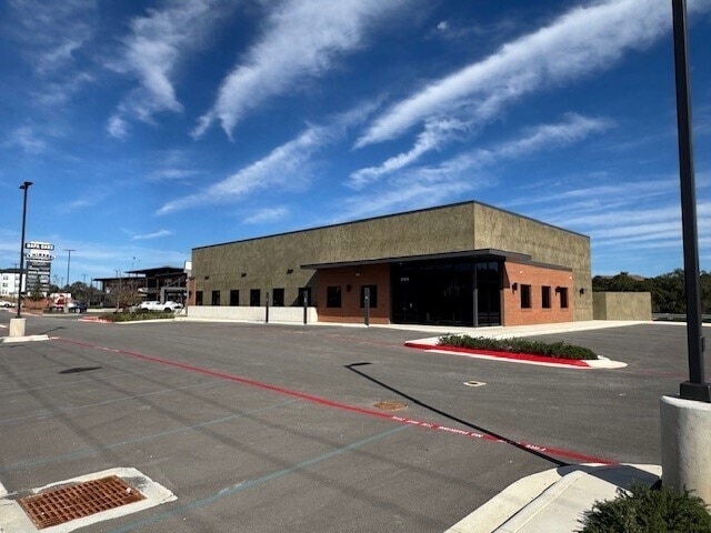 27616 Interstate 10 W, Boerne, TX for sale Primary Photo- Image 1 of 4