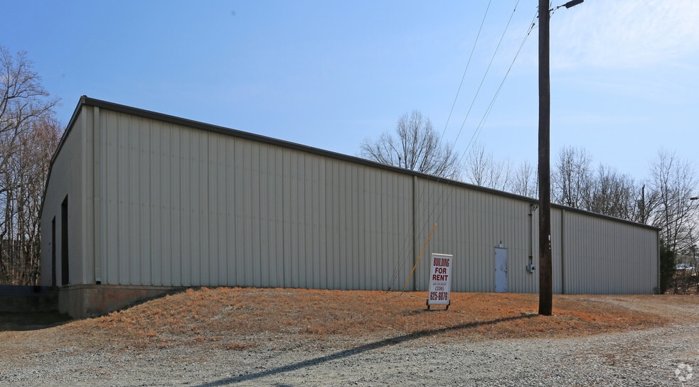 117-D Liberty Dr, Thomasville, NC for lease - Primary Photo - Image 2 of 6