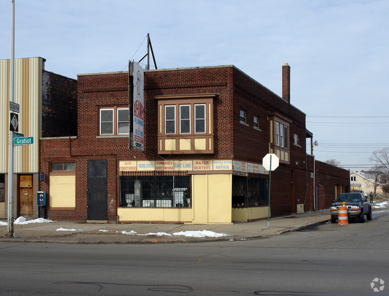 12595 Gratiot Ave, Detroit, MI for sale - Primary Photo - Image 2 of 6