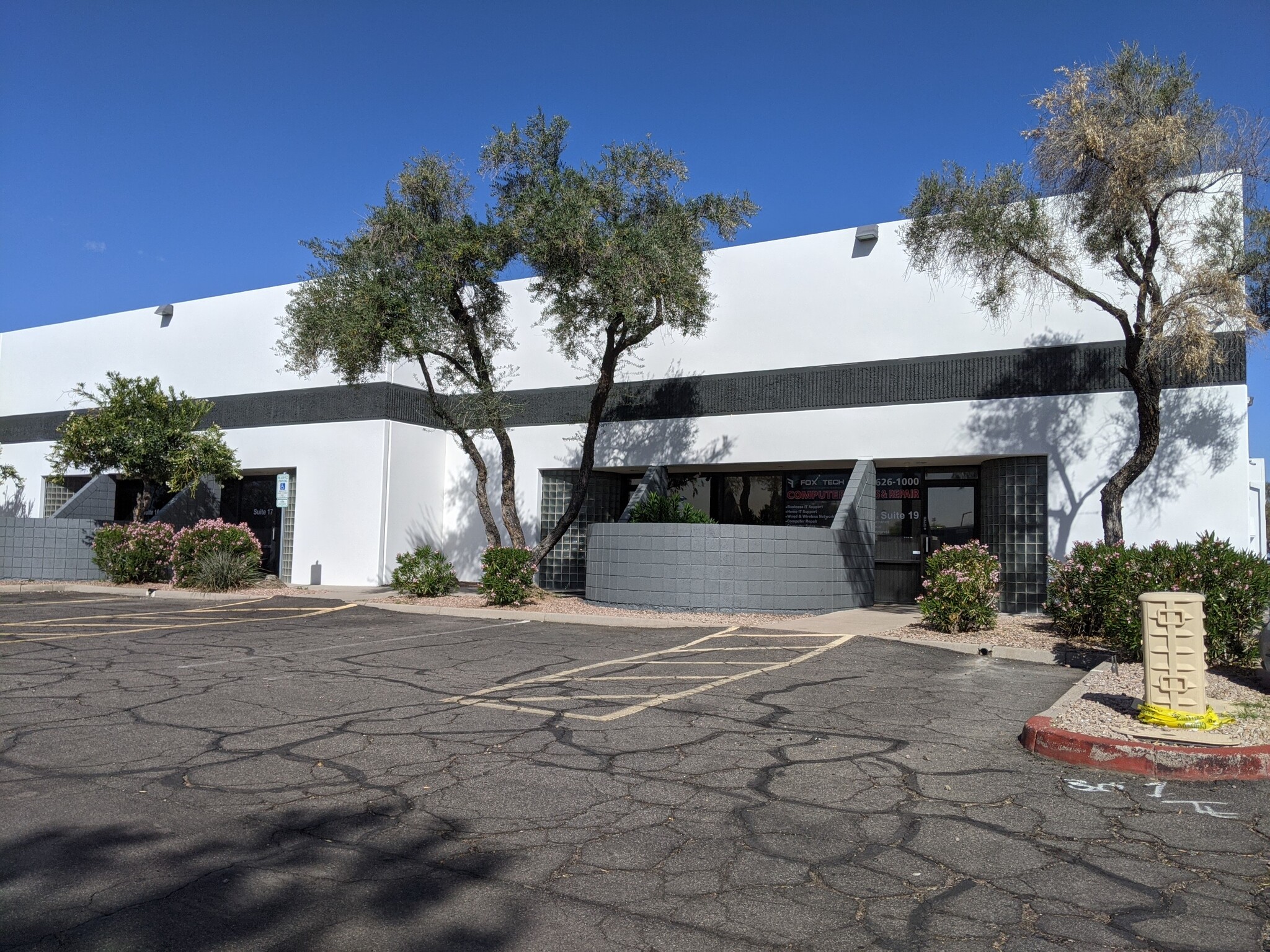 5865 S Kyrene Rd, Tempe, AZ 85283 - Kyrene Commerce Center | LoopNet