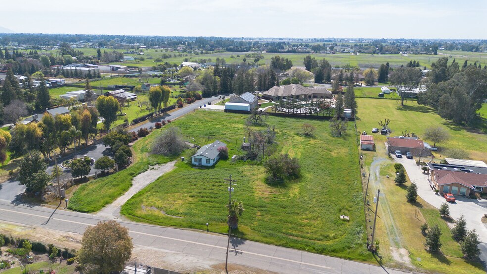 8045 Alluvial ave, Clovis, CA for sale - Building Photo - Image 2 of 12