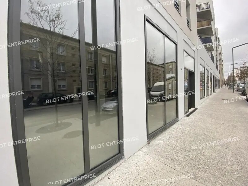 Office in Lorient for sale Building Photo- Image 1 of 5