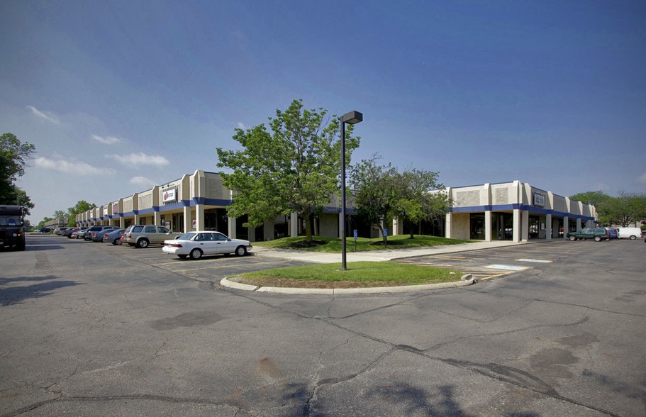4243-4275 Diplomacy Dr, Columbus, OH for lease - Building Photo - Image 1 of 4